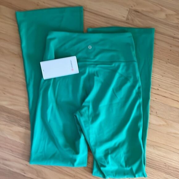 NWT Lululemon Groove Super-High rise Flared Pant Nulu Maldives green 8 gorgeous - Picture 2 of 12